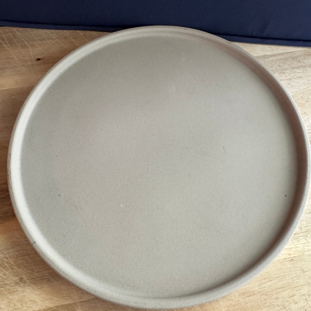 The Pampered Chef 8.5 Inch Round Personal Pizza Baking Stone 1163 USA Tan NEW